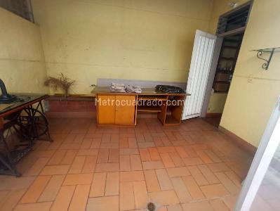 Casa de 5 alcobas en venta en Laureles Nogal, Medellín, 400 m² · foto 10 de 20