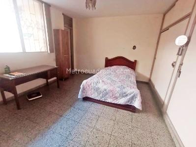 Casa de 5 alcobas en venta en Laureles Nogal, Medellín, 400 m² · foto 11 de 20
