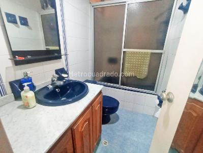 Casa de 5 alcobas en venta en Laureles Nogal, Medellín, 400 m² · foto 12 de 20
