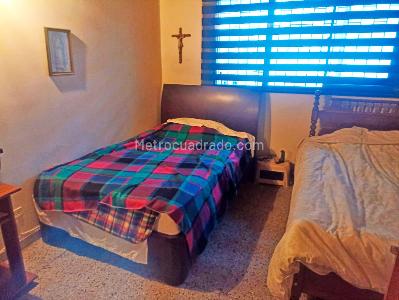 Casa de 5 alcobas en venta en Laureles Nogal, Medellín, 400 m² · foto 15 de 20