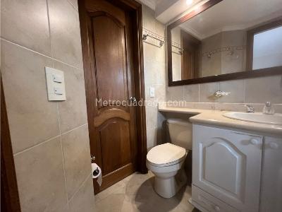 Apartamento en venta en Laureles, Medellín · foto 3 de 20