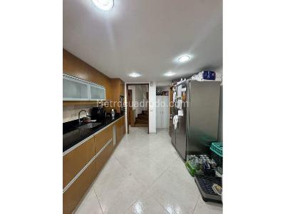 Casa de 4 alcobas en venta en Loma De Los Bernal, Medellín, 157 m² · foto 3 de 14