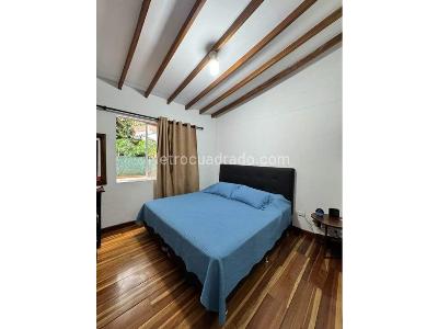 Casa de 4 alcobas en venta en Loma De Los Bernal, Medellín, 157 m² · foto 4 de 14