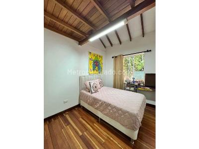 Casa de 4 alcobas en venta en Loma De Los Bernal, Medellín, 157 m² · foto 12 de 14