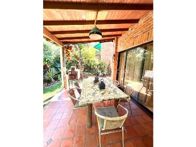 Casa de 3 alcobas en venta en El Esmeraldal, Envigado, 210 m² · foto 5 de 17