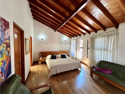 Casa de 3 alcobas en venta en El Esmeraldal, Envigado, 210 m² · foto 14 de 17