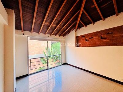 Casa de 5 alcobas en venta en San José, Sabaneta, 346 m² · foto 18 de 20