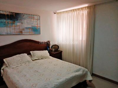 Apartamento de 3 alcobas en venta en Laureles, Medellín, 104 m² · foto 12 de 20