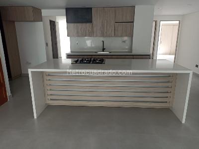 Apartamento de 3 alcobas en venta en Laureles, Medellín, 180 m² · foto 4 de 20