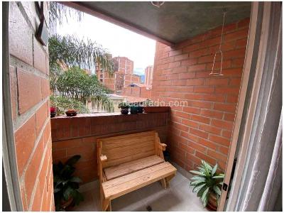 Apartamento de 3 alcobas en venta en Laureles, Medellín, 95 m² · foto 2 de 20