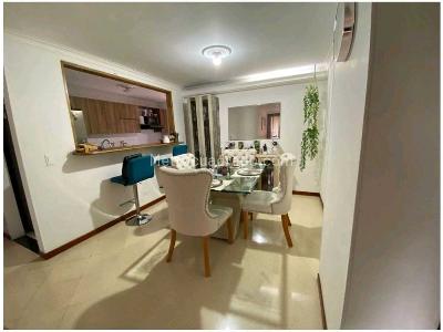 Apartamento de 3 alcobas en venta en Laureles, Medellín, 95 m² · foto 3 de 20