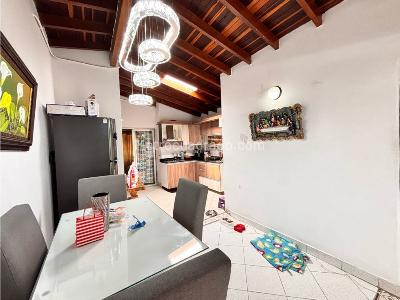 Casa de 3 alcobas en venta en Los Puertos, Bello, 82 m² · foto 6 de 16