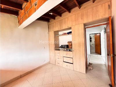 Casa de 3 alcobas en venta en Los Puertos, Bello, 82 m² · foto 11 de 16