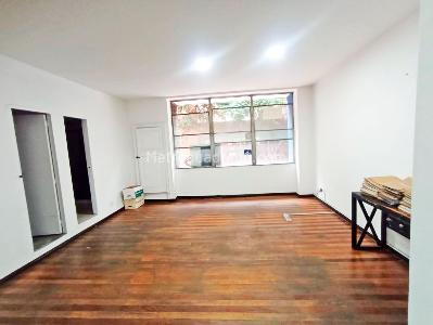 Casa de 5 alcobas en venta en Centro, Medellín, 890 m² · foto 4 de 20