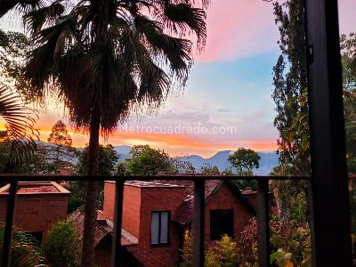 Casa de 4 alcobas en venta en Loma De Las Brujas, Envigado, 201 m² · foto 20 de 20