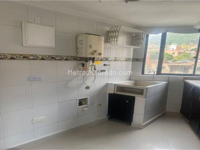 Apartamento de 3 alcobas en venta en Ducado, Bello, 80 m² · foto 9 de 11