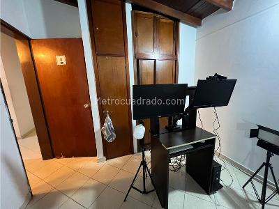 Casa de 4 alcobas en venta en Estadio, Medellín, 137 m² · foto 6 de 15