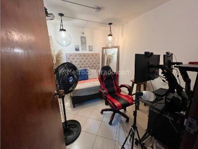 Casa de 4 alcobas en venta en Estadio, Medellín, 137 m² · foto 7 de 15