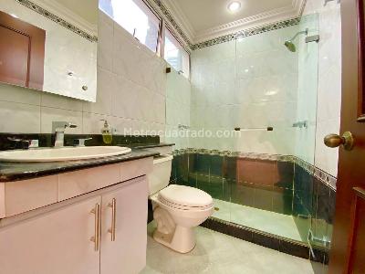 Casa de 5 alcobas en venta en El Poblado Las Palmas, Medellín, 282 m² · foto 17 de 18
