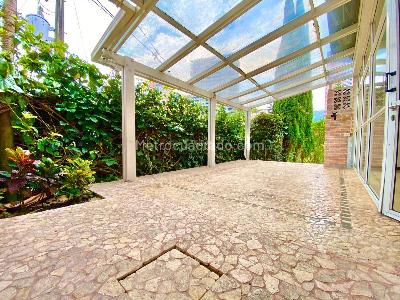 Casa de 5 alcobas en venta en El Poblado Las Palmas, Medellín, 282 m² · foto 5 de 18