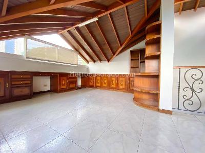 Casa de 5 alcobas en venta en El Poblado Las Palmas, Medellín, 282 m² · foto 9 de 18