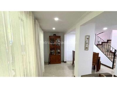 Casa de 3 alcobas en venta en Calasanz, Medellín, 130 m² · foto 4 de 6