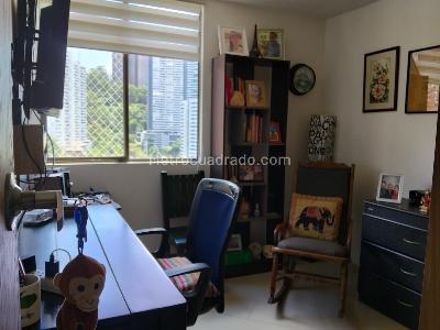 Apartamento de 3 alcobas en venta en El Poblado Loma Del Indio, Medellín, 74 m² · foto 10 de 16