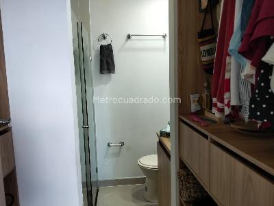 Apartamento de 3 alcobas en venta en El Poblado Loma Del Indio, Medellín, 74 m² · foto 13 de 16