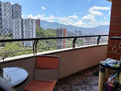 Apartamento de 3 alcobas en venta en El Poblado Loma Del Indio, Medellín, 74 m² · foto 2 de 16
