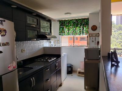Apartamento de 3 alcobas en venta en El Poblado Loma Del Indio, Medellín, 74 m² · foto 8 de 16