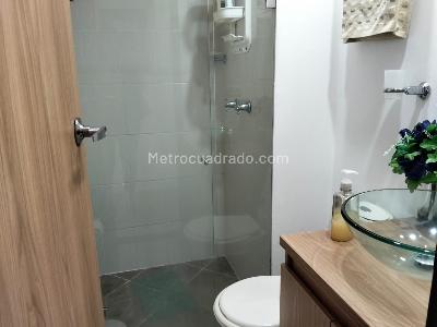 Apartamento de 3 alcobas en venta en El Poblado Loma Del Indio, Medellín, 74 m² · foto 9 de 16