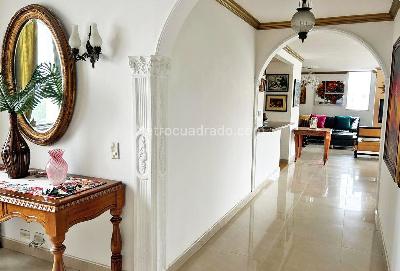 Apartamento de 4 alcobas en venta en El Poblado, Medellín, 206 m² · foto 13 de 19
