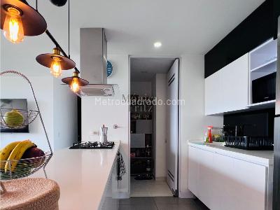 Apartamento de 2 alcobas en venta en Las Lomitas, Sabaneta, 88 m² · foto 6 de 17