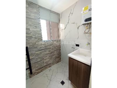 Apartamento de 3 alcobas en venta en Itagui, Itagüí, 70 m² · foto 3 de 18