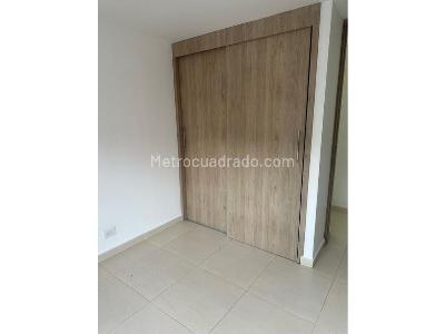 Apartamento de 3 alcobas en venta en Loma De Los Bernal, Medellín, 86 m² · foto 10 de 13