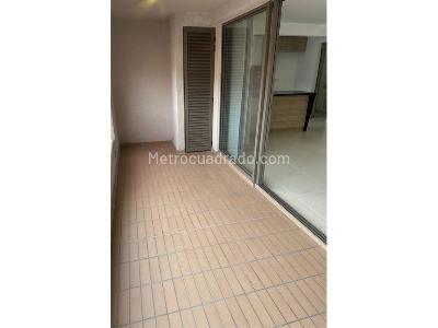 Apartamento de 3 alcobas en venta en Loma De Los Bernal, Medellín, 86 m² · foto 3 de 13