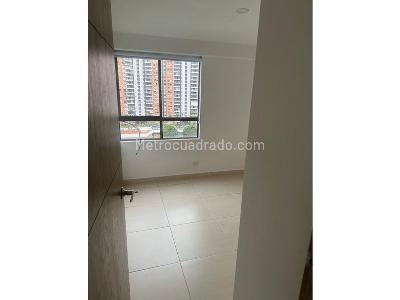 Apartamento de 3 alcobas en venta en Loma De Los Bernal, Medellín, 86 m² · foto 8 de 13