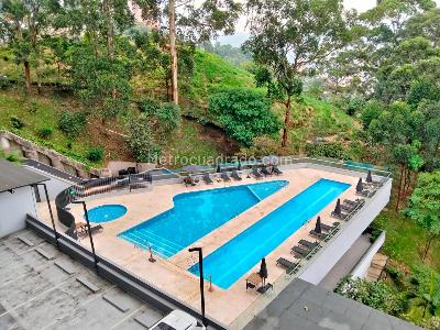 Apartamento de 3 alcobas en venta en El Poblado Las Palmas, Medellín, 100 m² · foto 18 de 19
