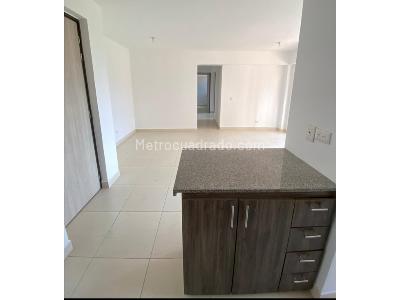 Apartamento de 3 alcobas en venta en Niquia, Bello, 68 m² · foto 4 de 14