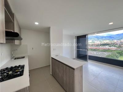 Apartamento en venta en Itagui, Itagüí · foto 2 de 20