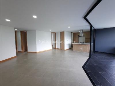 Apartamento de 3 alcobas en venta en Las Palmas, Medellín, 112 m² · foto 2 de 9