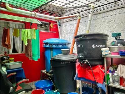 Casa de 5 alcobas en venta en Simon Bolivar, Medellín, 325 m² · foto 3 de 7