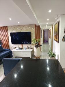 Apartamento en venta en Loma De Los Bernal, Medellín · foto 2 de 20