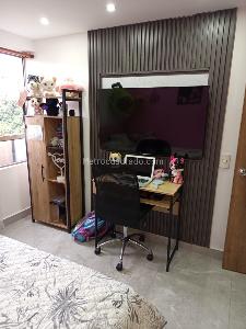 Apartamento en venta en Loma De Los Bernal, Medellín · foto 20 de 20