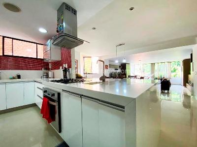 Apartamento en venta en El Poblado, Medellín · foto 6 de 13