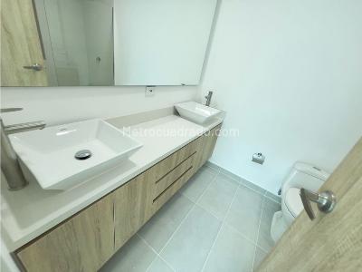 Apartamento de 3 alcobas en venta en Loma De San Jose, Sabaneta, 87 m² · foto 12 de 13