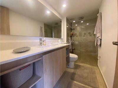 Apartamento en venta en Loma De Los Bernal, Medellín · foto 13 de 20