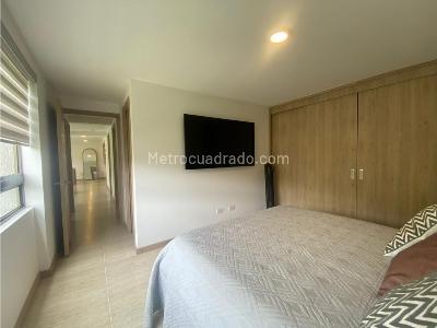 Apartamento en venta en Loma De Los Bernal, Medellín · foto 16 de 20