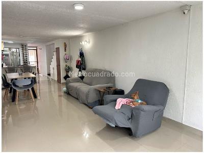 Casa de 3 alcobas en venta en San German, Medellín, 111 m² · foto 3 de 10