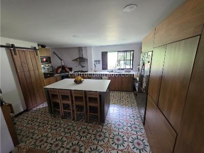 Casa de 4 alcobas en venta en Sabaneta, Sabaneta, 249 m² · foto 13 de 20